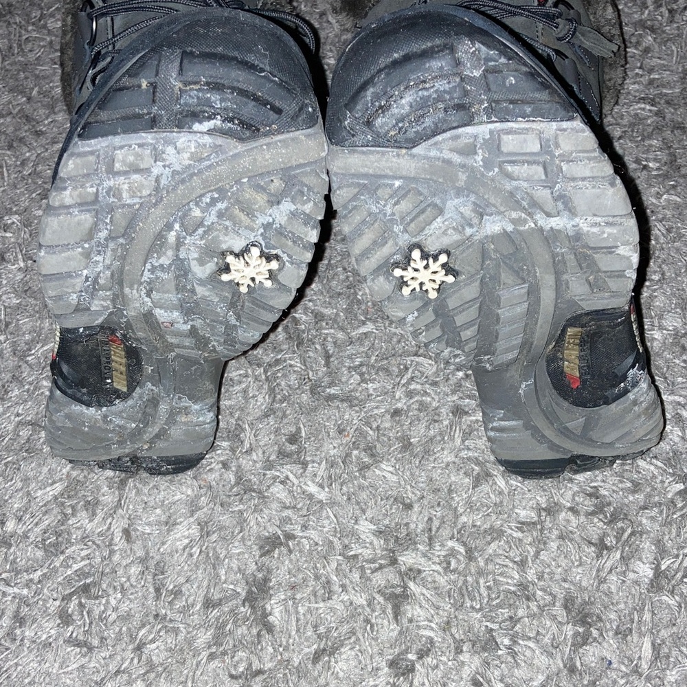 Baffin Women's Kristi Insulated Suede Winter Boots gray black warm size 6 tall - Picture 7 of 7